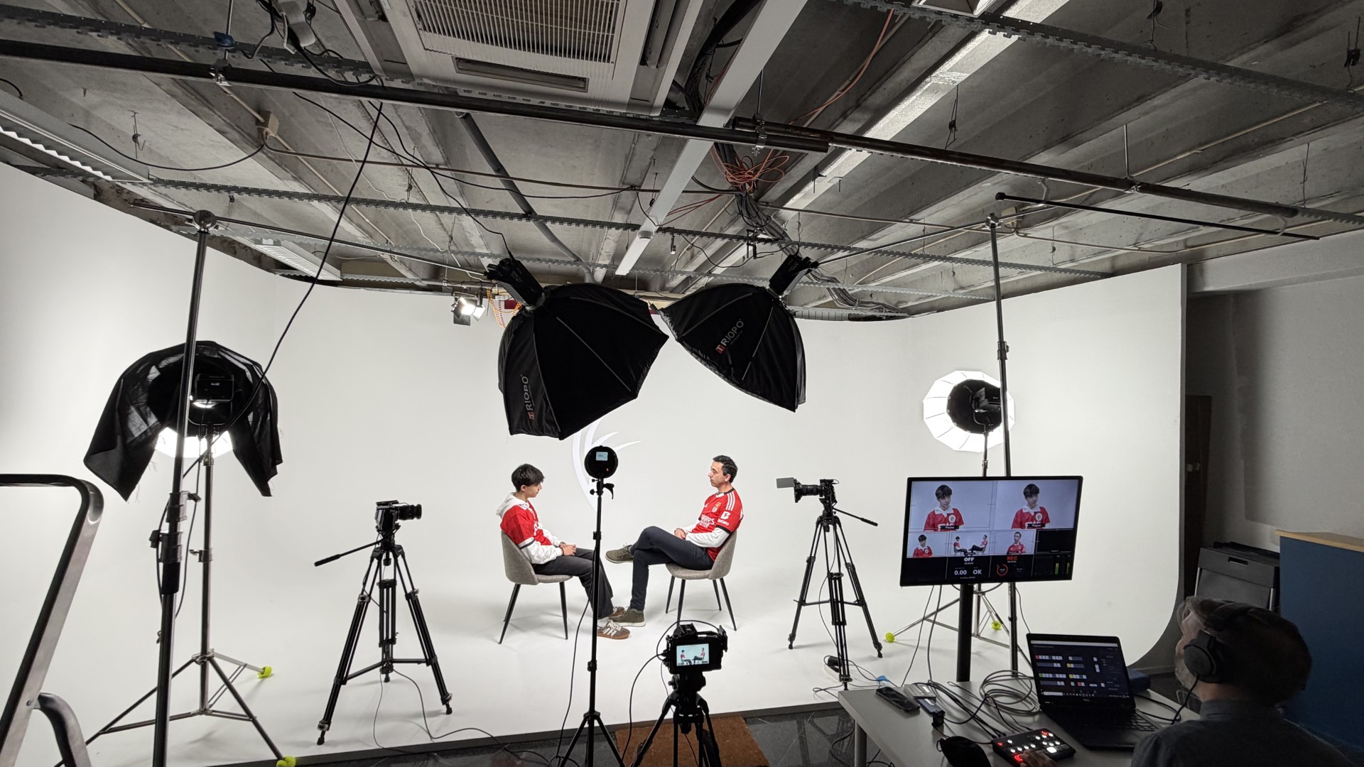 Fotografia real do estúdio de podcast 9